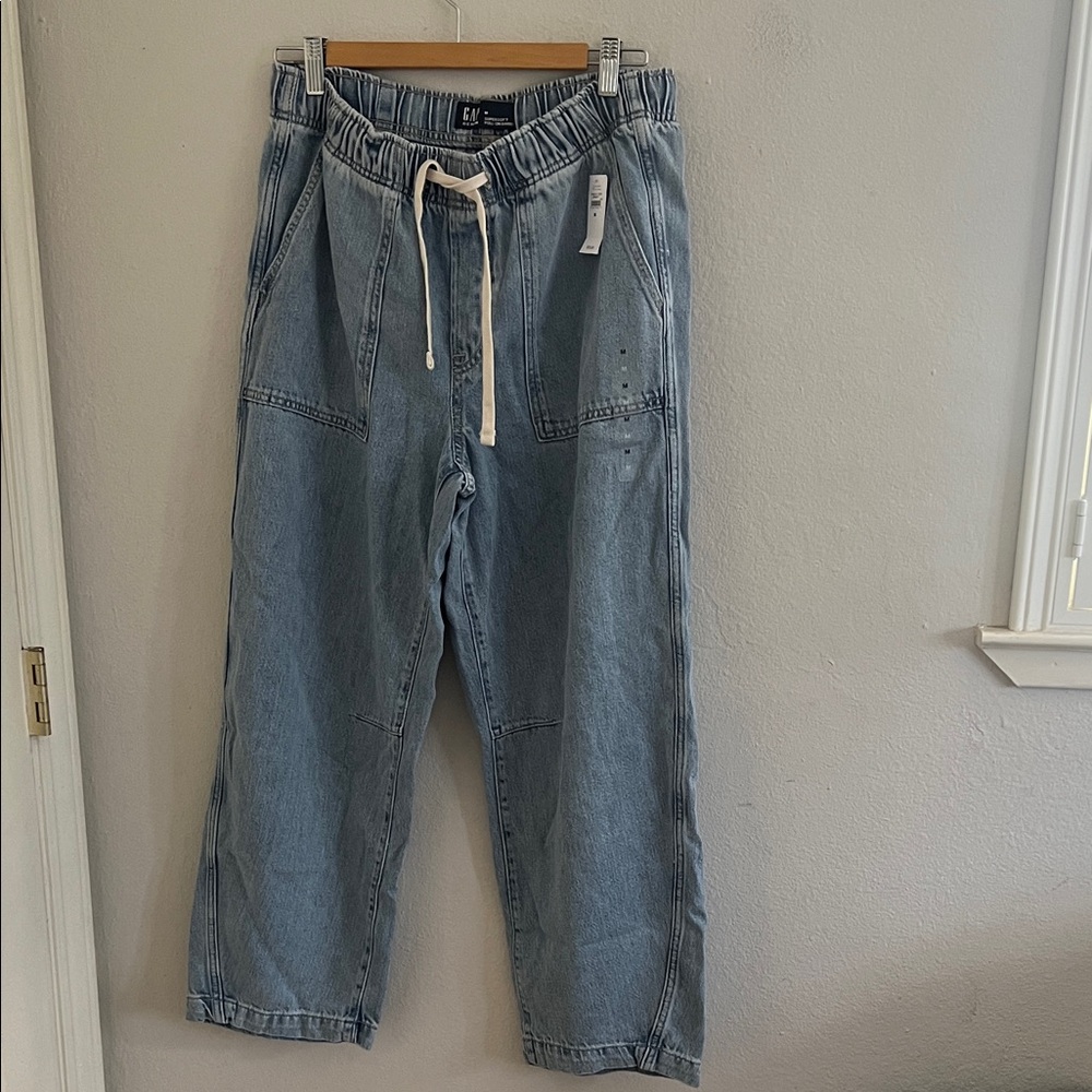 NWT GAP Super-soft Barrel Pull on jeans size M